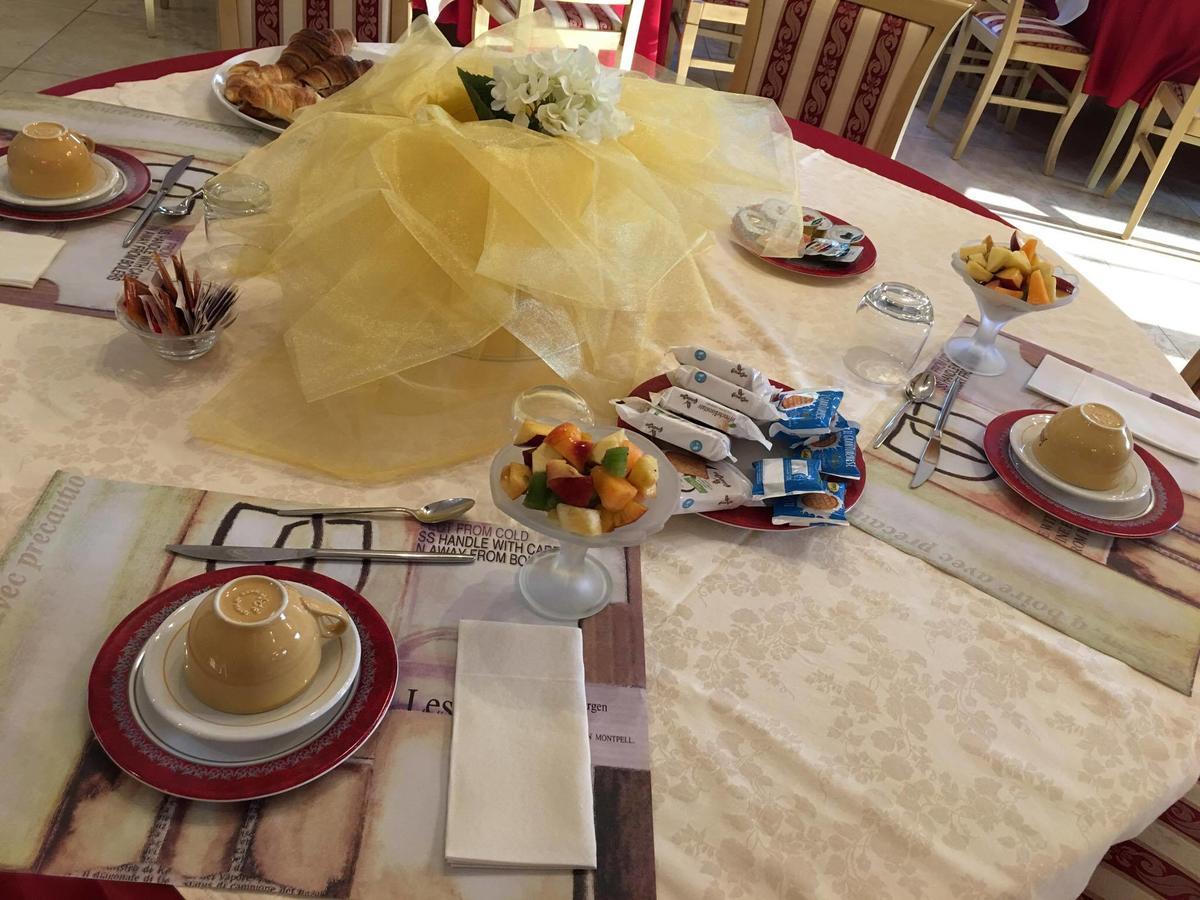 Il Salice Hotel Civitella Del Tronto ภายนอก รูปภาพ
